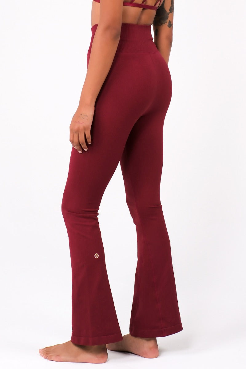 PL413 SEAMLESS FLAREFIT LEGGINGS