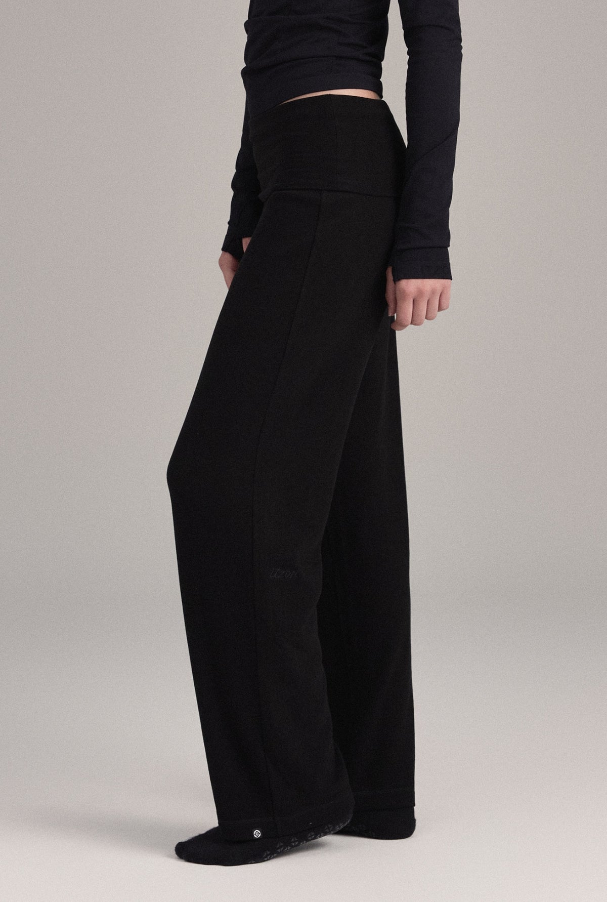 PL454 MICRO STRAIGHT-LEG PANTS