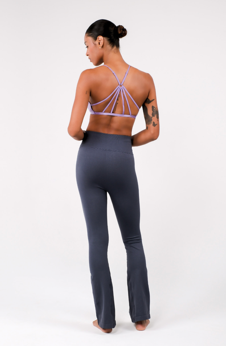 PL413 SEAMLESS FLAREFIT LEGGINGS