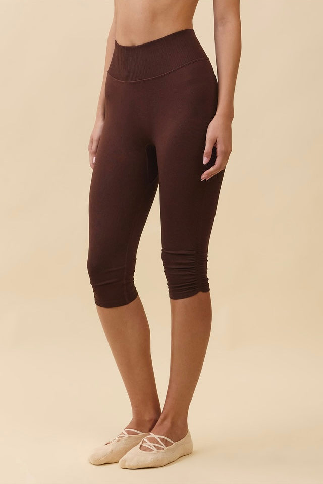 PL409 SHIRRING CAPRI LEGGING
