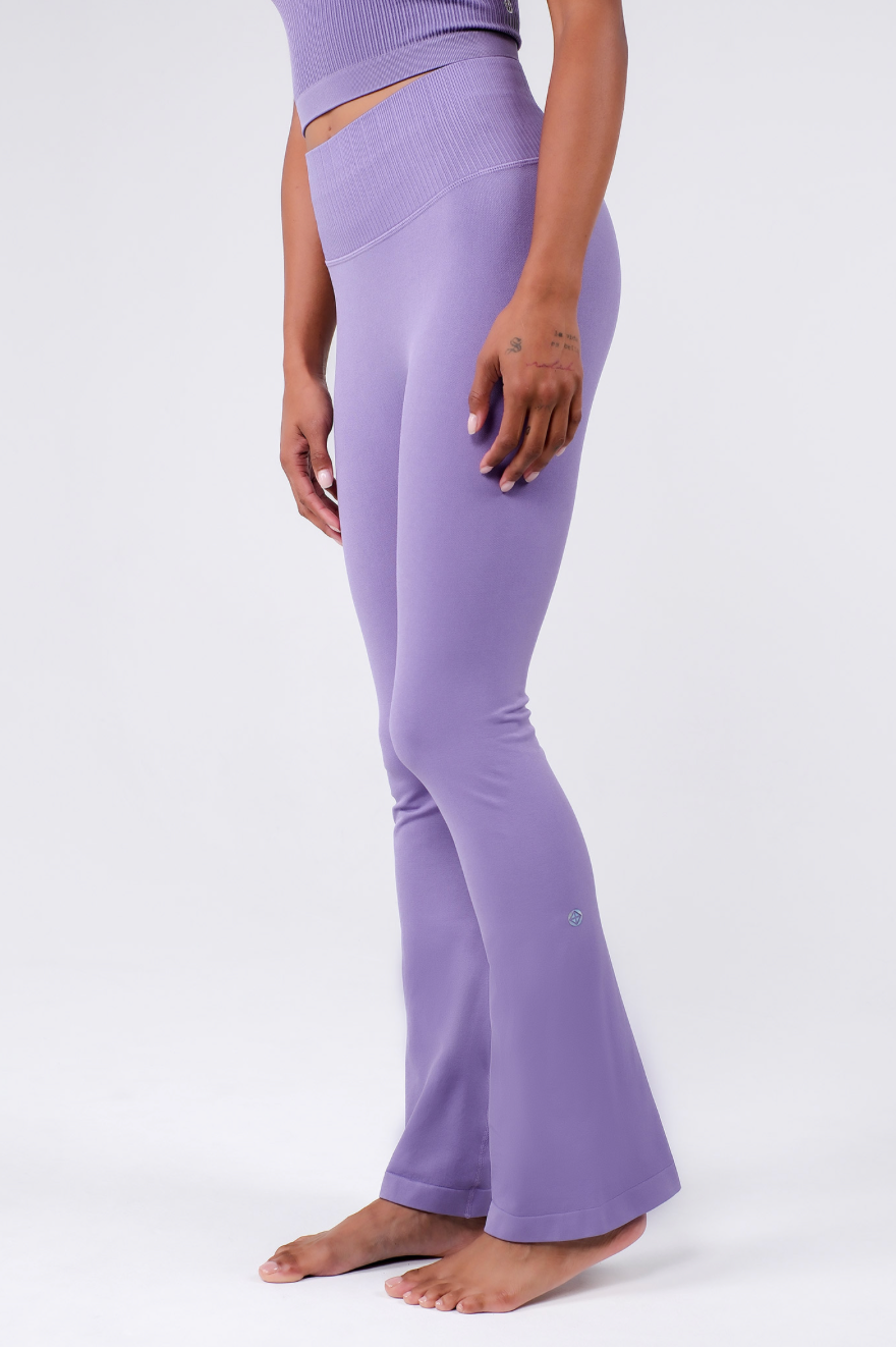PL413 SEAMLESS FLAREFIT LEGGINGS