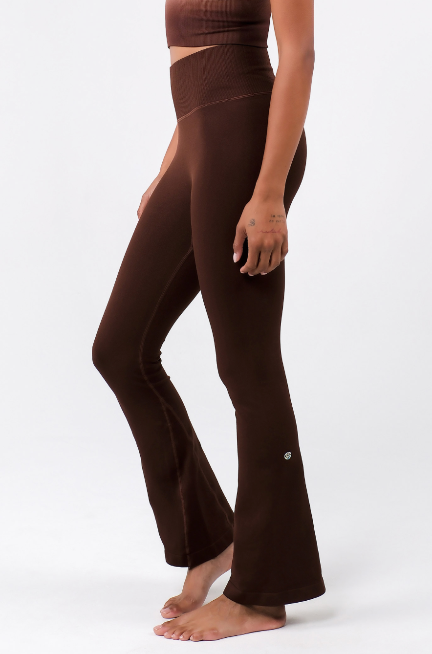 PL413 SEAMLESS FLAREFIT LEGGINGS