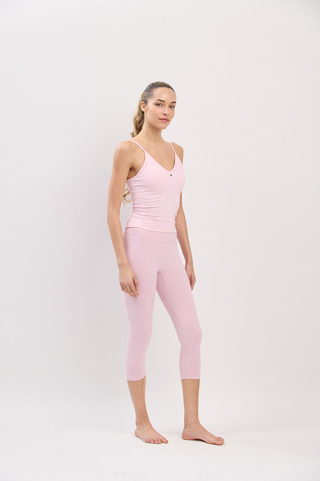 TT010 SIGNATURE TANK TOP