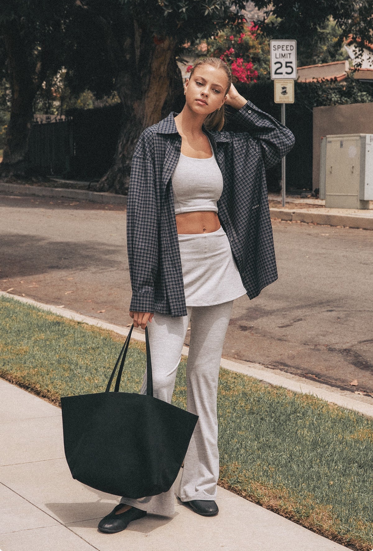 ST351 OVERSIZED CHECK SHIRT
