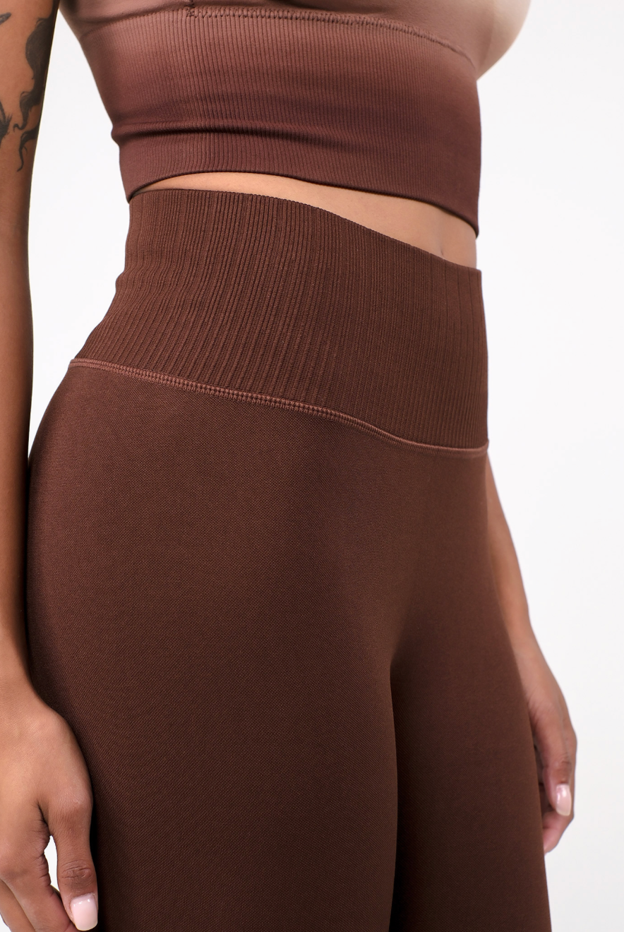PL413 SEAMLESS FLAREFIT LEGGINGS
