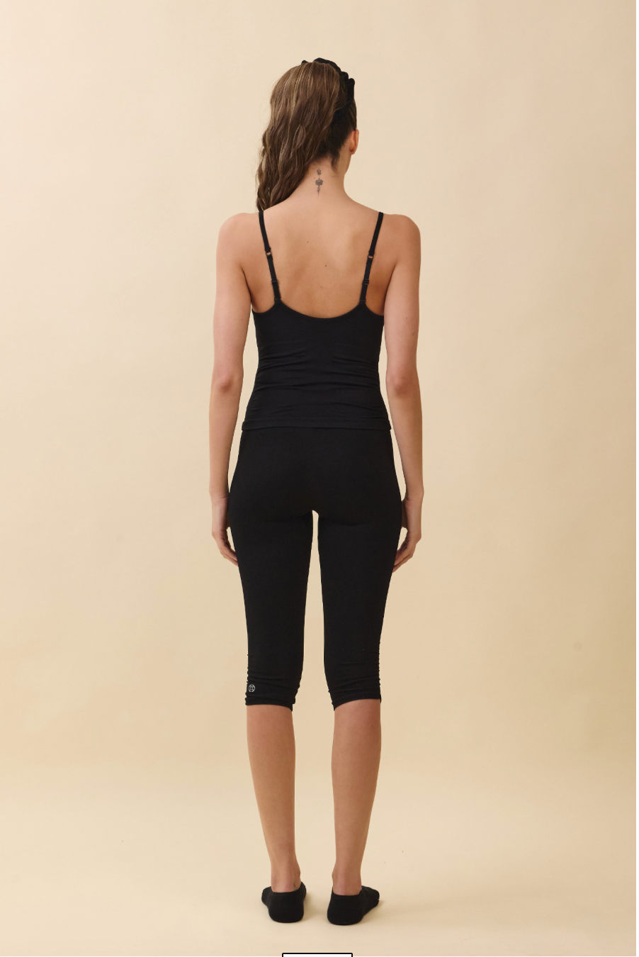 TT010 SIGNATURE TANK TOP