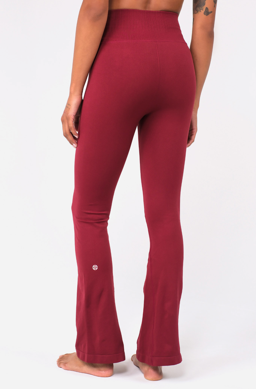 PL413 SEAMLESS FLAREFIT LEGGINGS