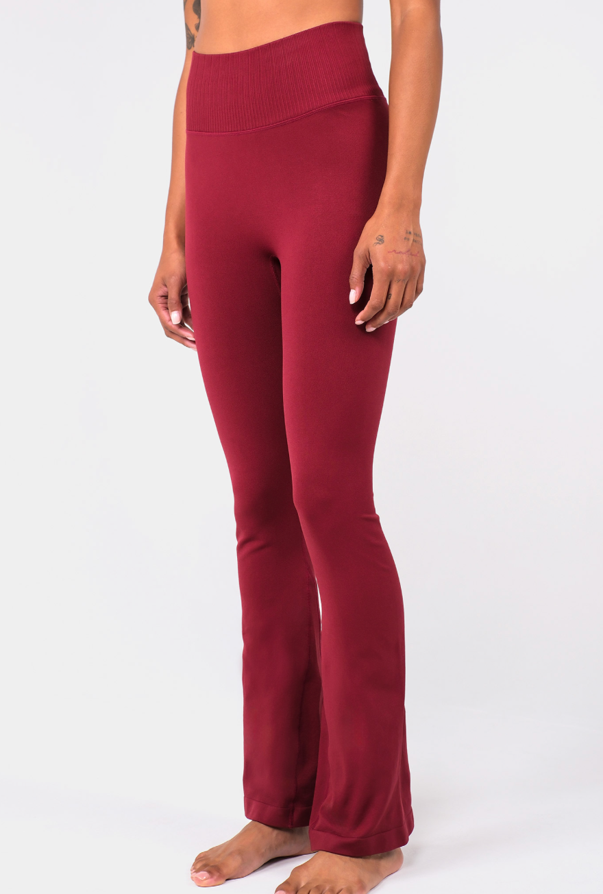 PL413 SEAMLESS FLAREFIT LEGGINGS