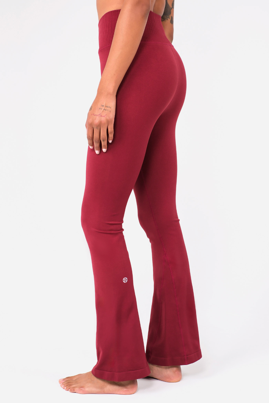 PL413 SEAMLESS FLAREFIT LEGGINGS