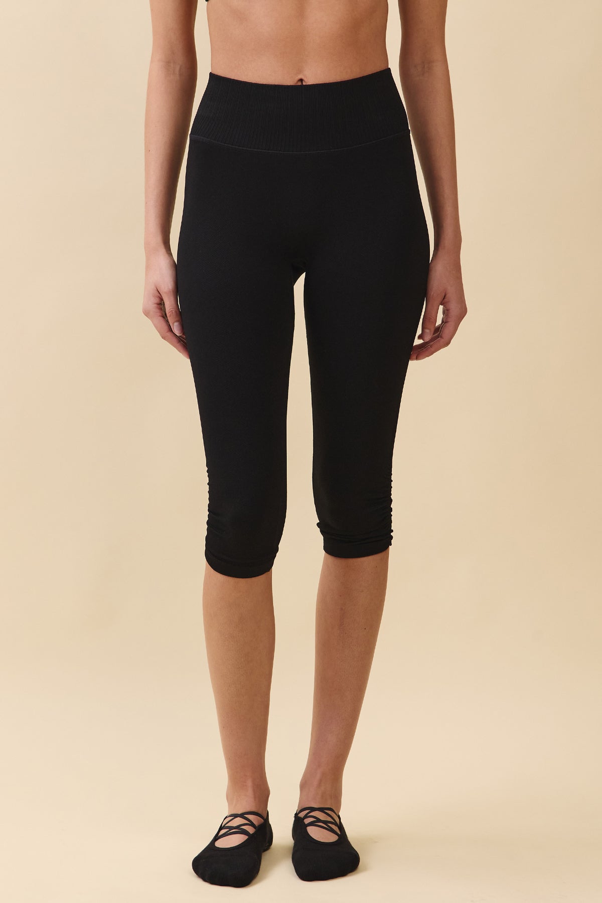 PL409 SHIRRING CAPRI LEGGING