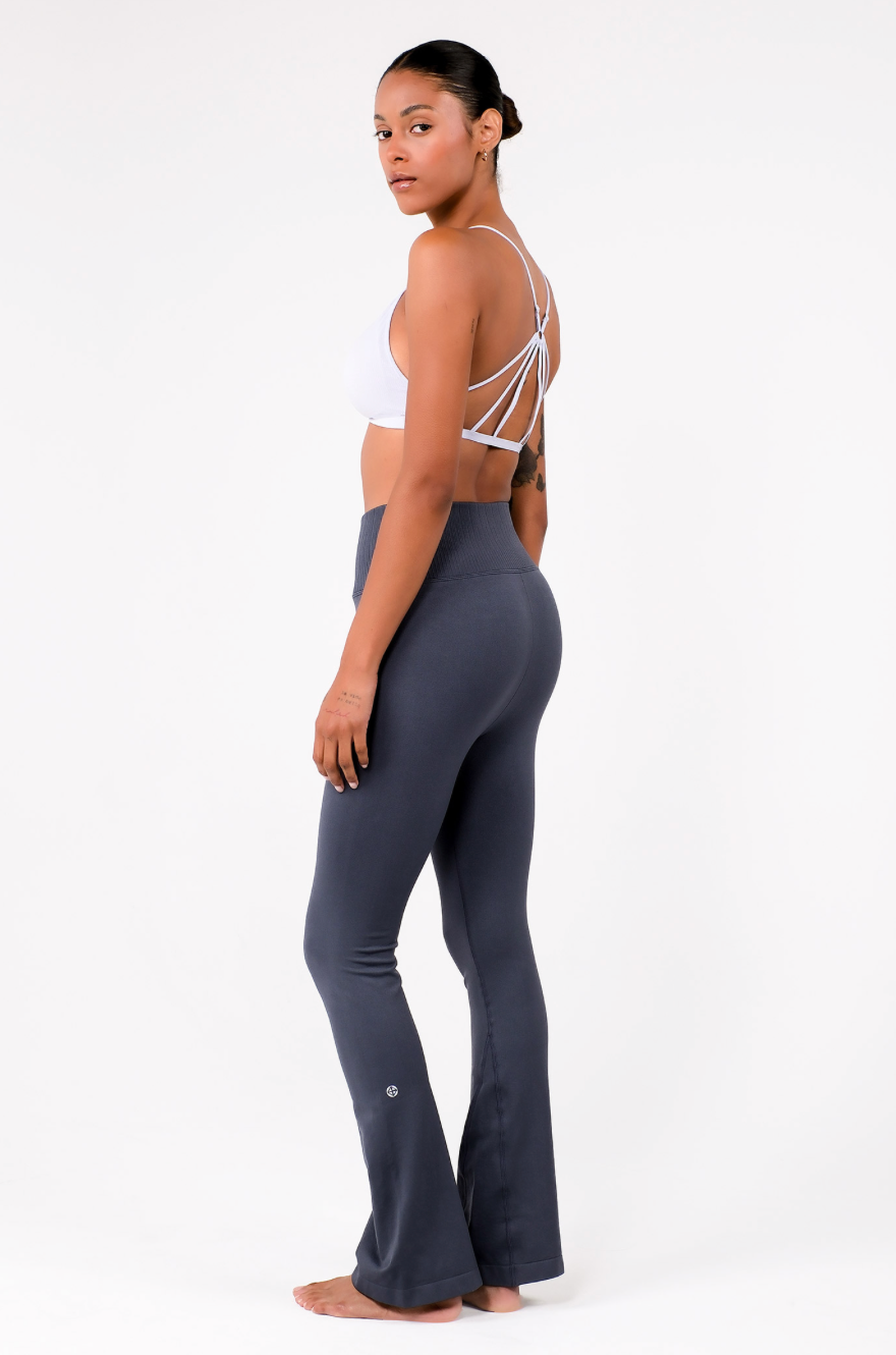 PL413 SEAMLESS FLAREFIT LEGGINGS